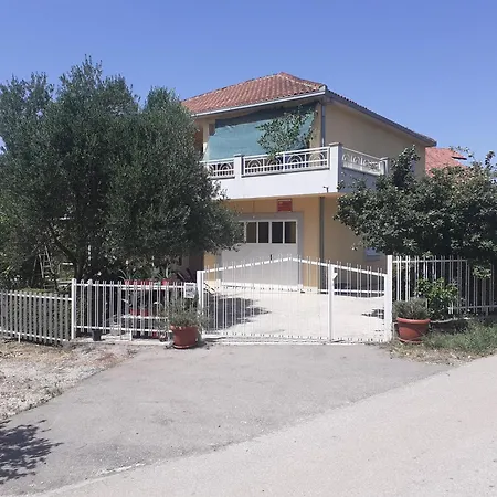 La Hacienda Dd Guest house